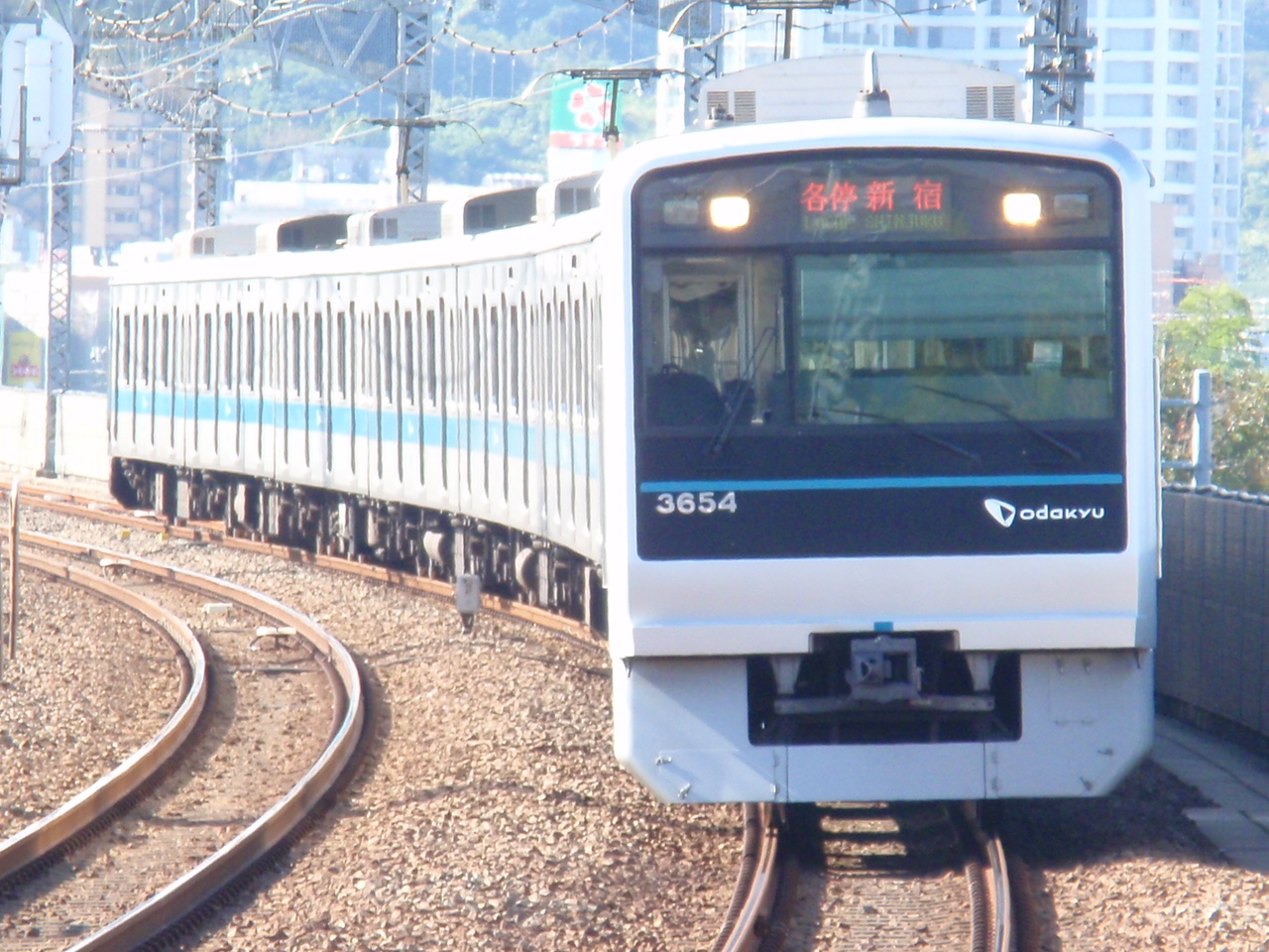 小田急線狛江駅上りホーム小田原方