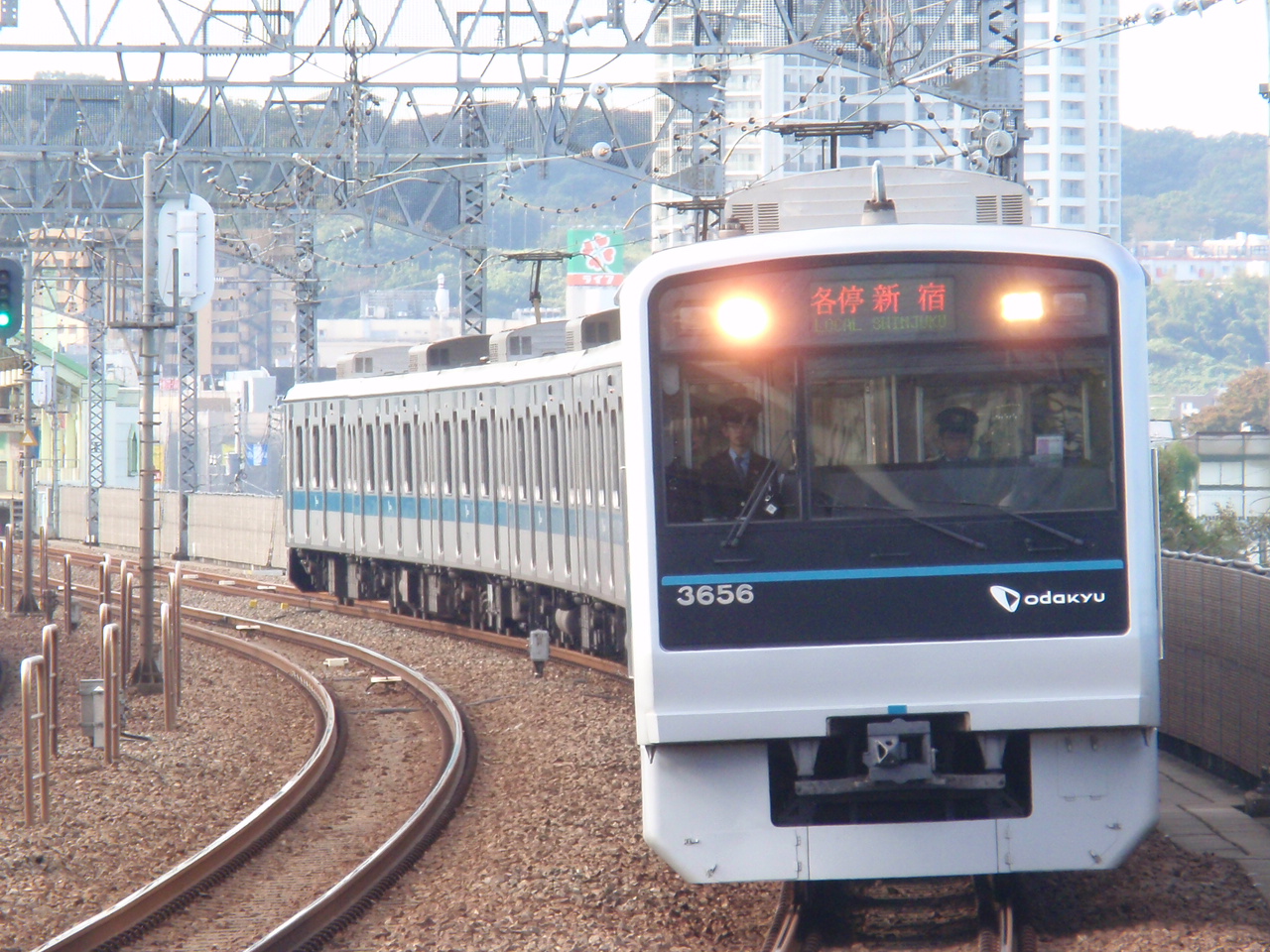 小田急線狛江駅上りホーム小田原方