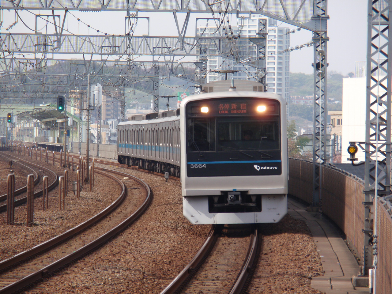 狛江駅上りホーム小田原方