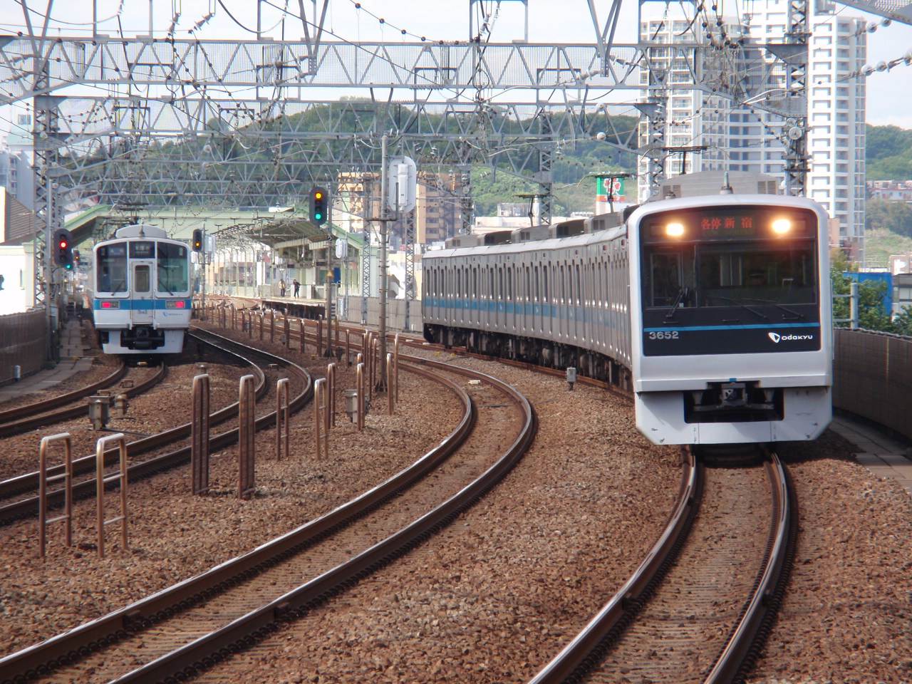 狛江駅上りホーム小田原方