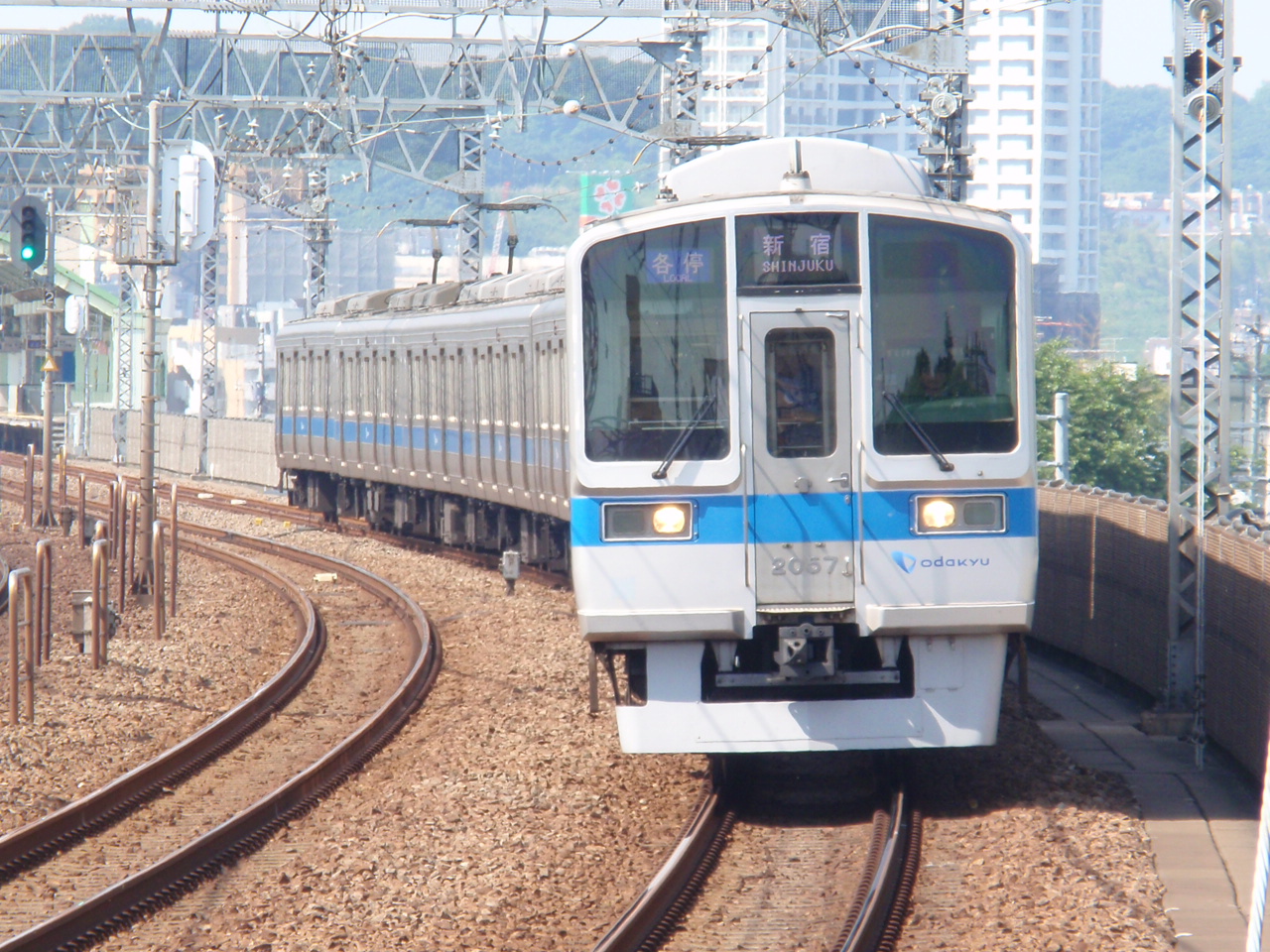 狛江駅上りホーム小田原方