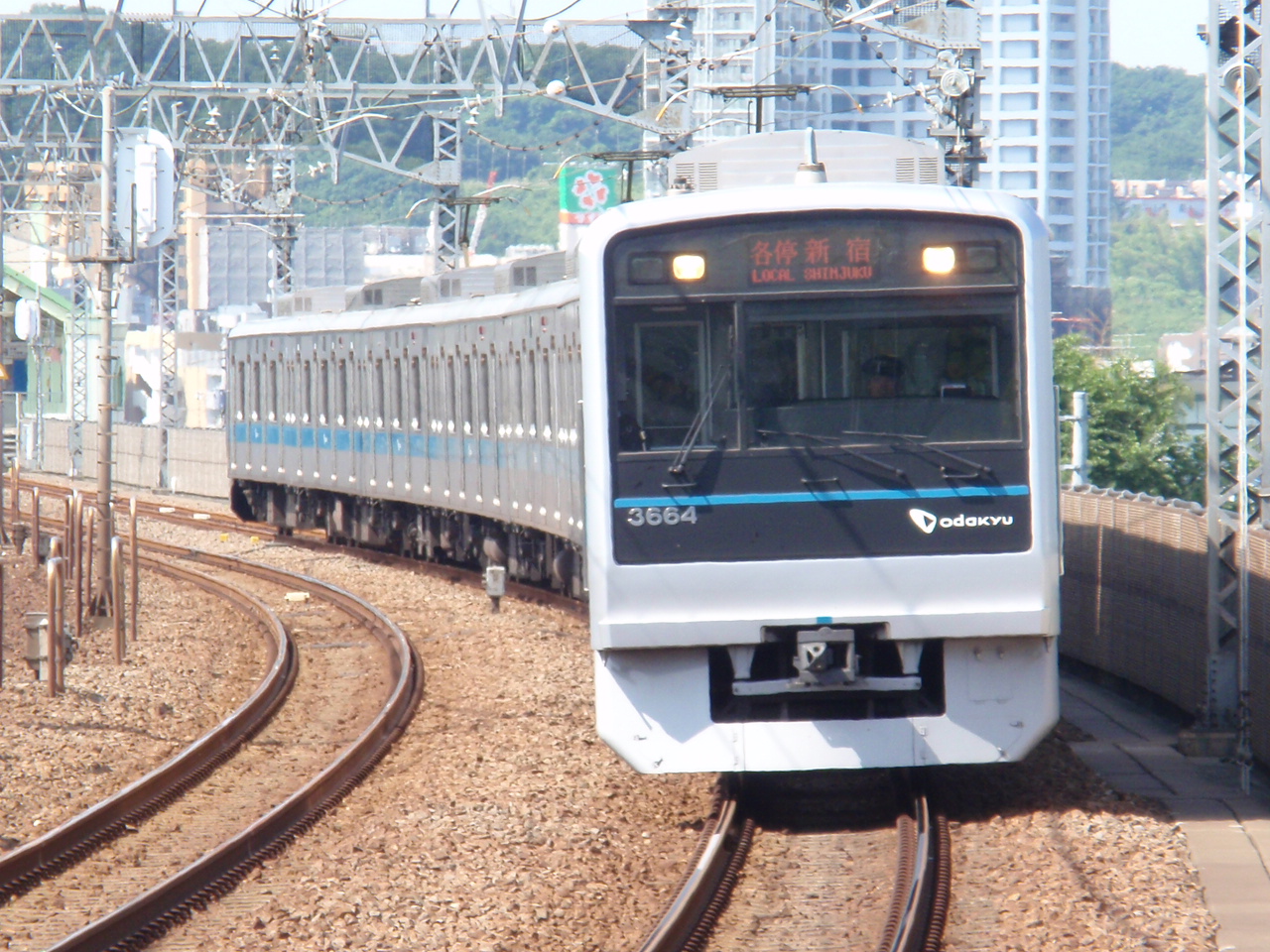 狛江駅上りホーム小田原方