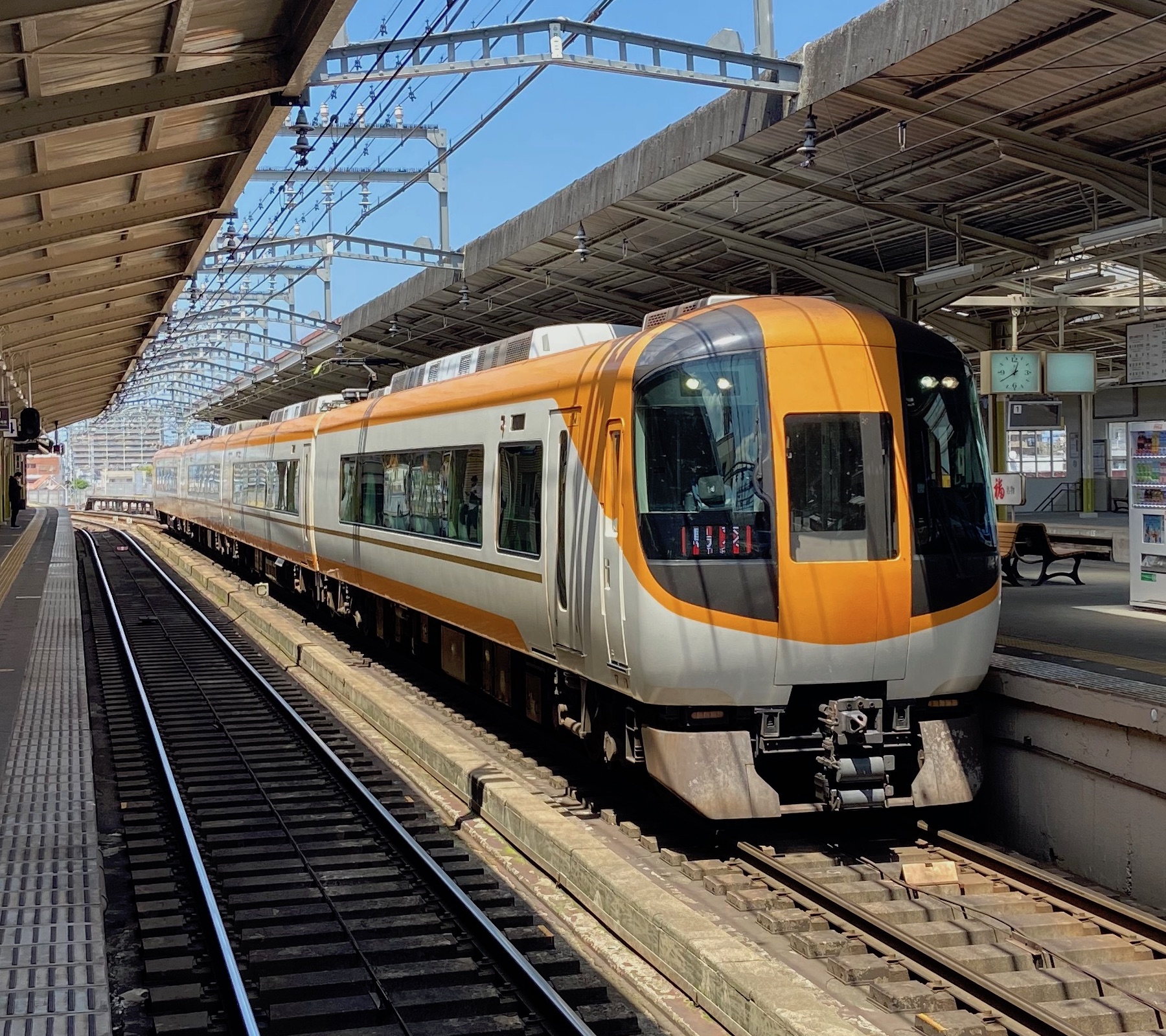 宇治山田駅・近鉄、22600系