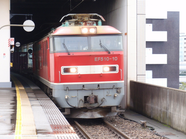 金沢駅7番ホーム富山側