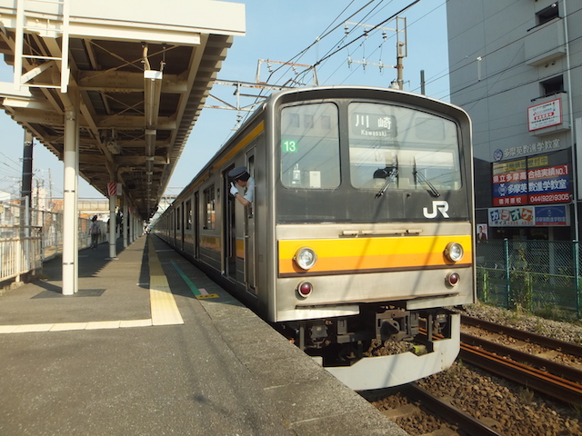 撮影場所・南武線宿河原駅2番線登戸方