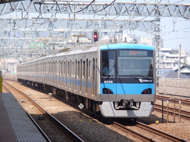 撮影場所・喜多見駅下りホーム小田原方