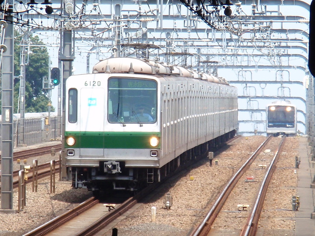 撮影場所・成城学園前駅下りホーム新宿方