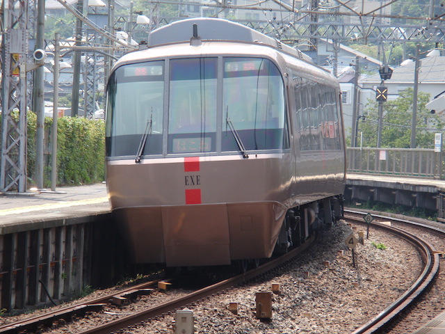 撮影場所・鶴巻温泉駅上りホーム