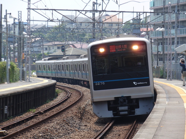 撮影場所・鶴巻温泉駅上りホーム