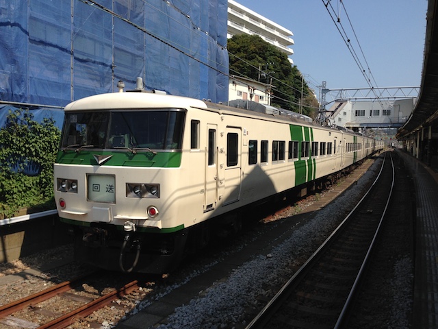 185系200番代・横須賀線逗子駅