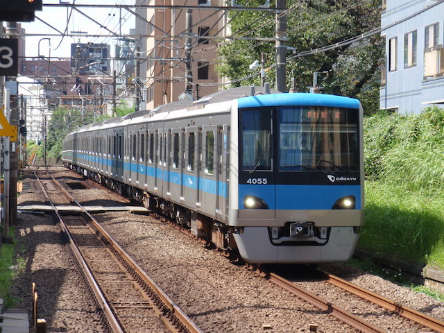 撮影場所・南新宿駅下りホーム小田原方